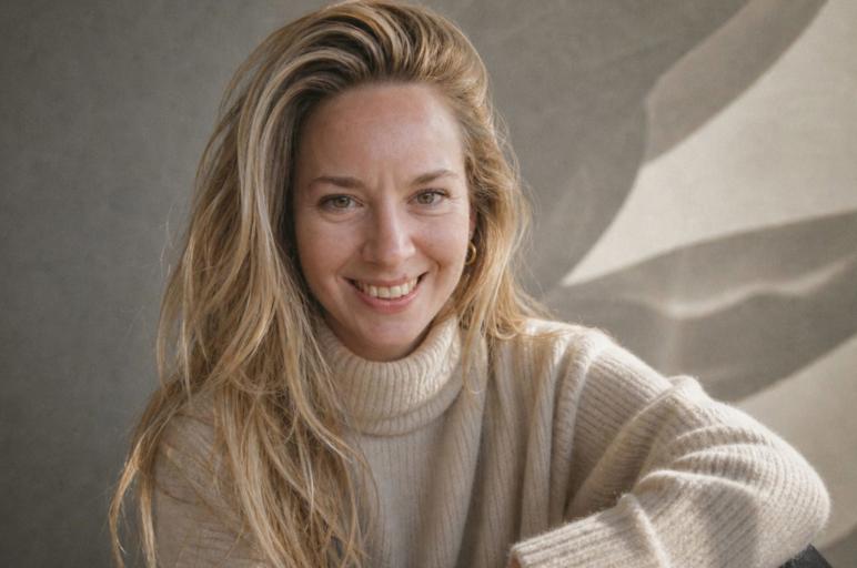 Sole Luna is a professional spiritual advisor with seven years of psychic reading experience, offering guidance on love, relationships, family matters